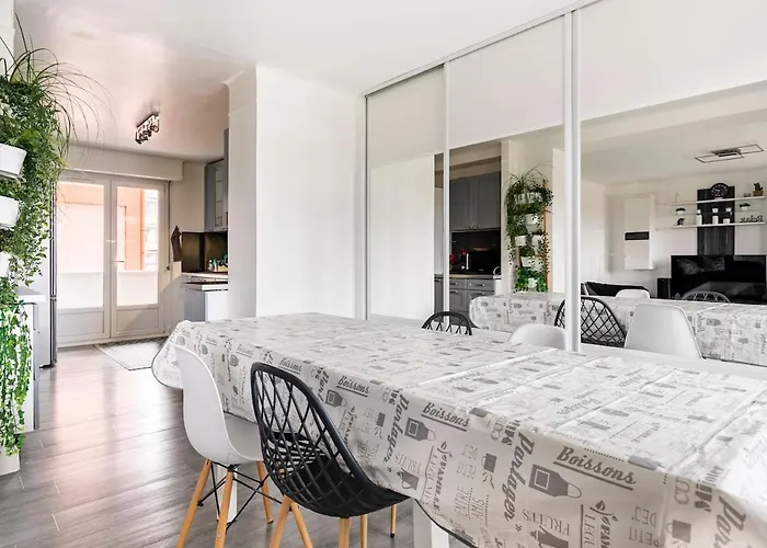 5p 100 M2 Garage 2 Balconiesstrasbourg Center שטרסבורג
