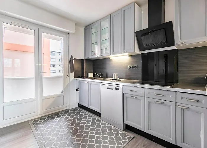 5p 100 M2 Garage 2 Balconiesstrasbourg Center דירה *