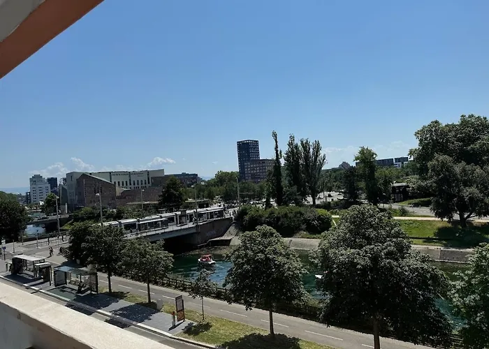 5p 100 M2 Garage 2 Balconiesstrasbourg Center דירה שטרסבורג