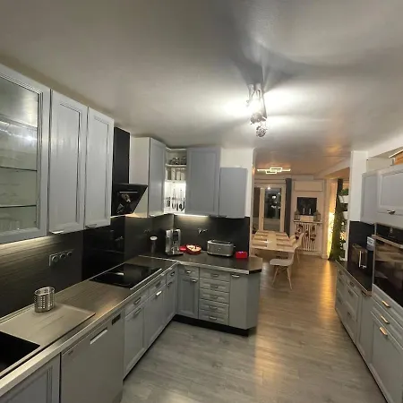 5p 100 M2 Garage 2 Balconiesstrasbourg Center שטרסבורג